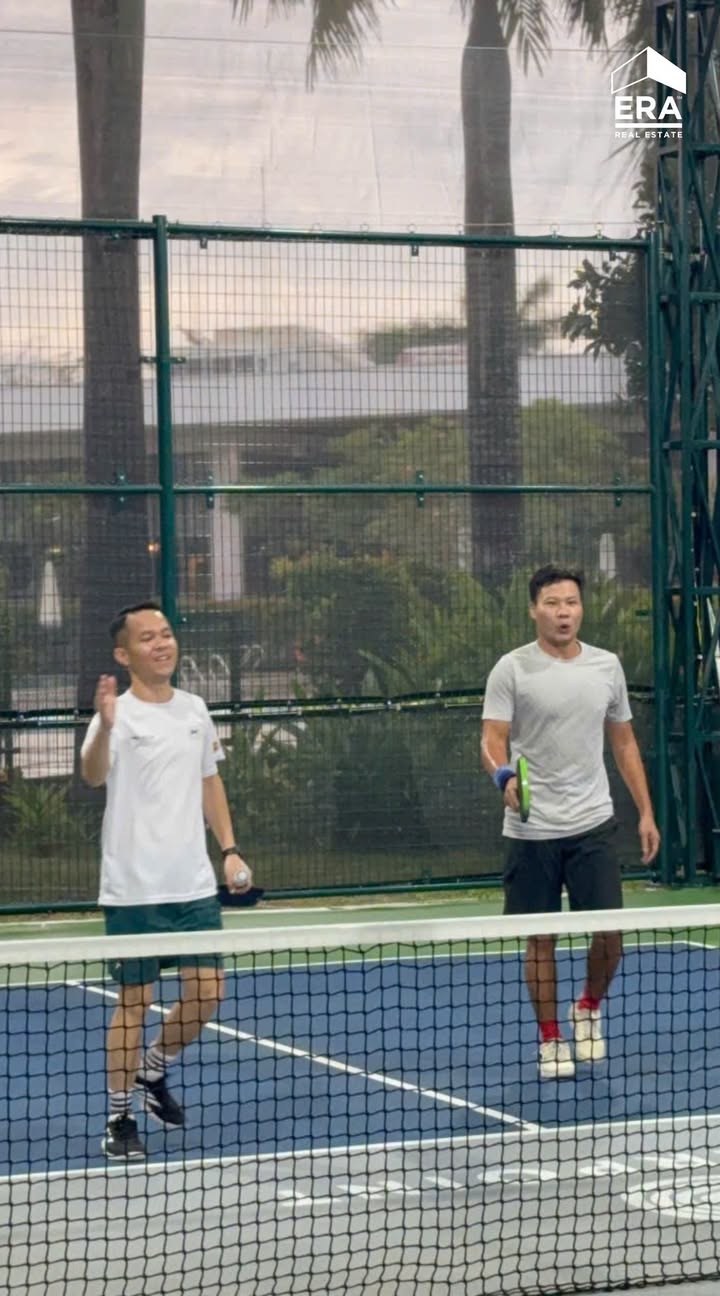 Đôi tay vợt team Happy Plus thi đấu tại giải Pickleball Waterpoint