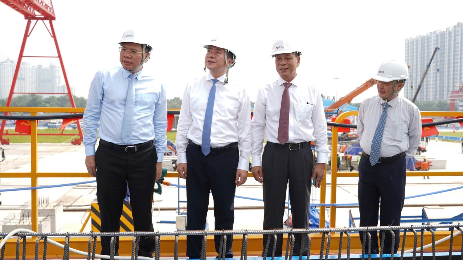 Lãnh đạo TP.HCM khảo sát khu vực đúc dầm tuyến metro Bến Thành – Cần Giờ